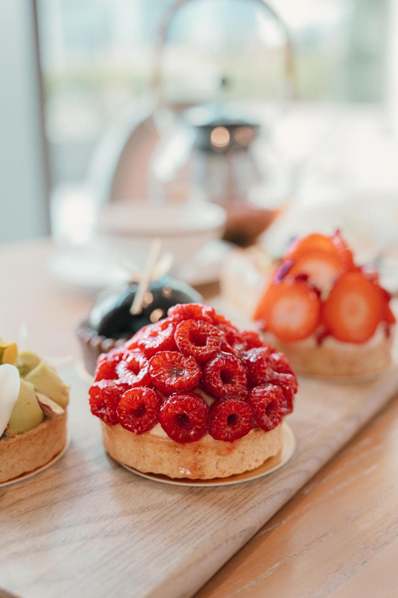โรงแรมดุสิต โดฮา ภายนอก รูปภาพ Strawberry tart