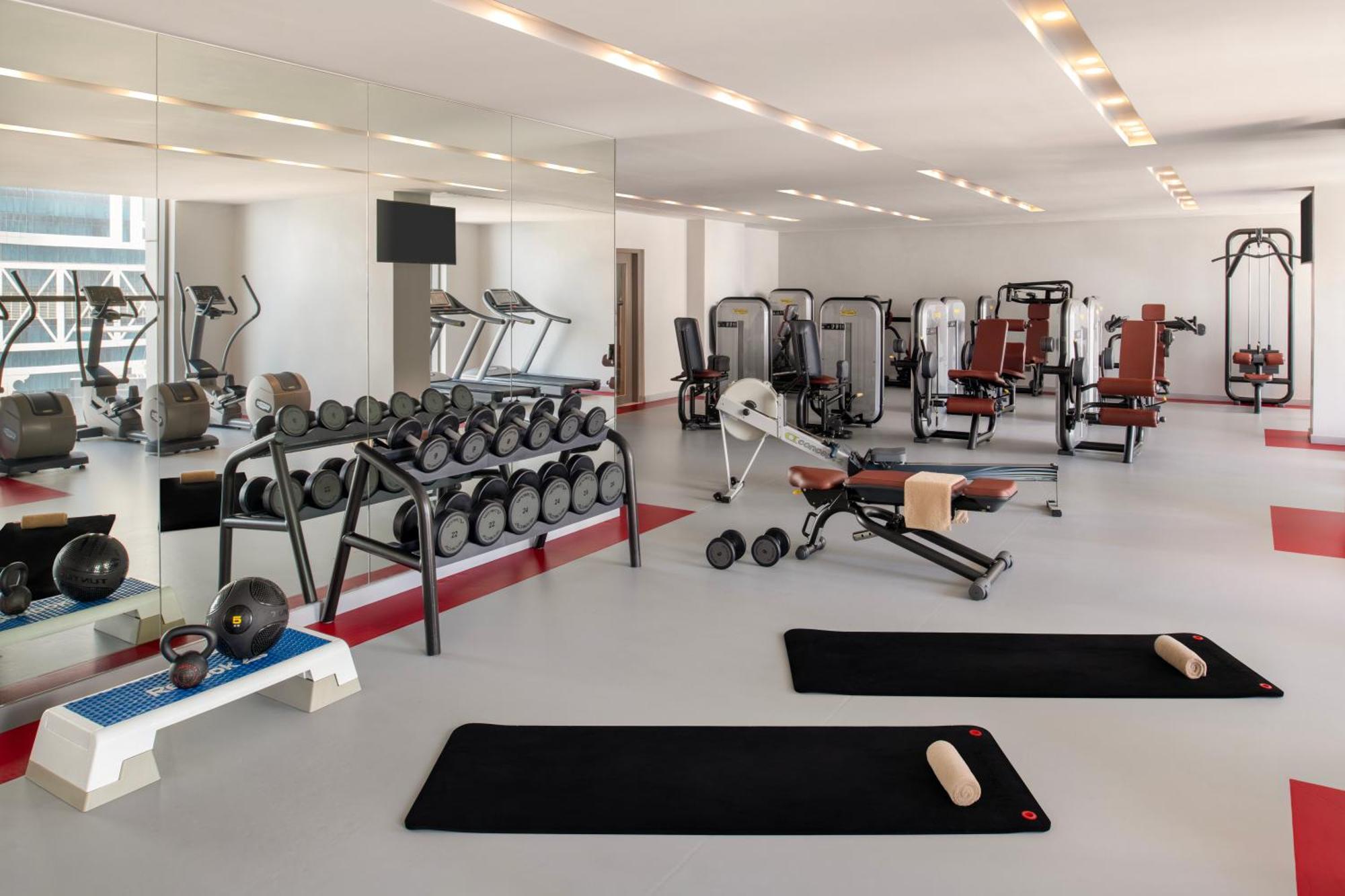 โรงแรมดุสิต โดฮา ภายนอก รูปภาพ A typical gym