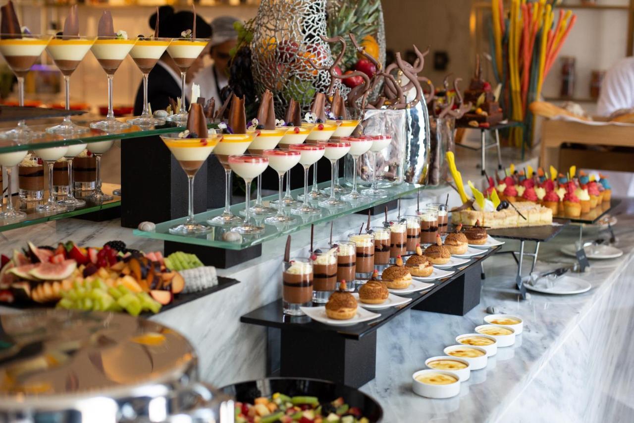 โรงแรมดุสิต โดฮา ภายนอก รูปภาพ A dessert buffet